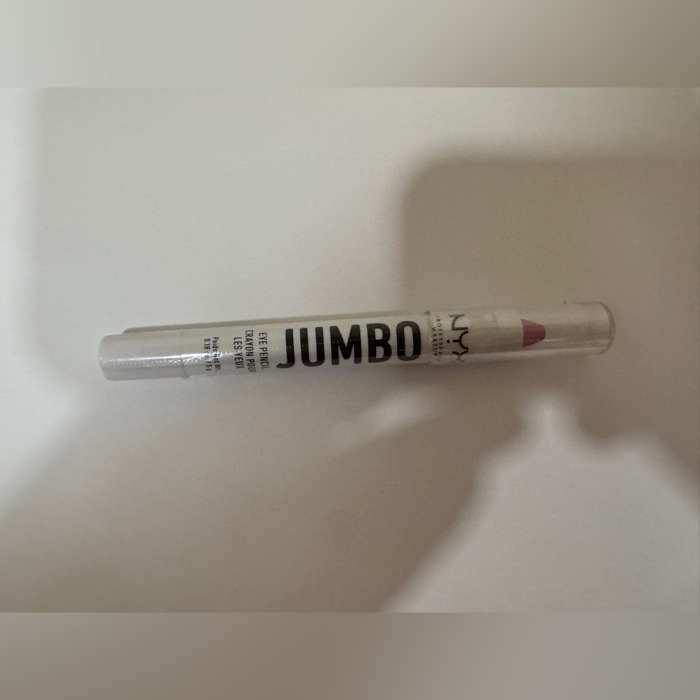NYX jumbo eye pencil in shade cupcake​​​​